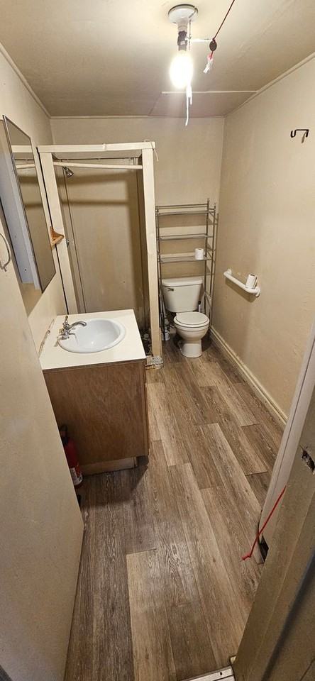 Cute little Studio located just off of HWY 58 - Photo 5 of 19