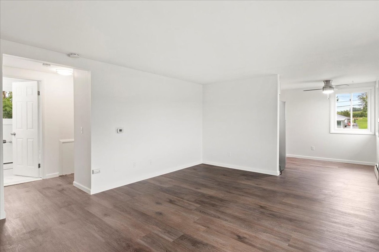 Burke Crest Apartments - Photo 4 of 33