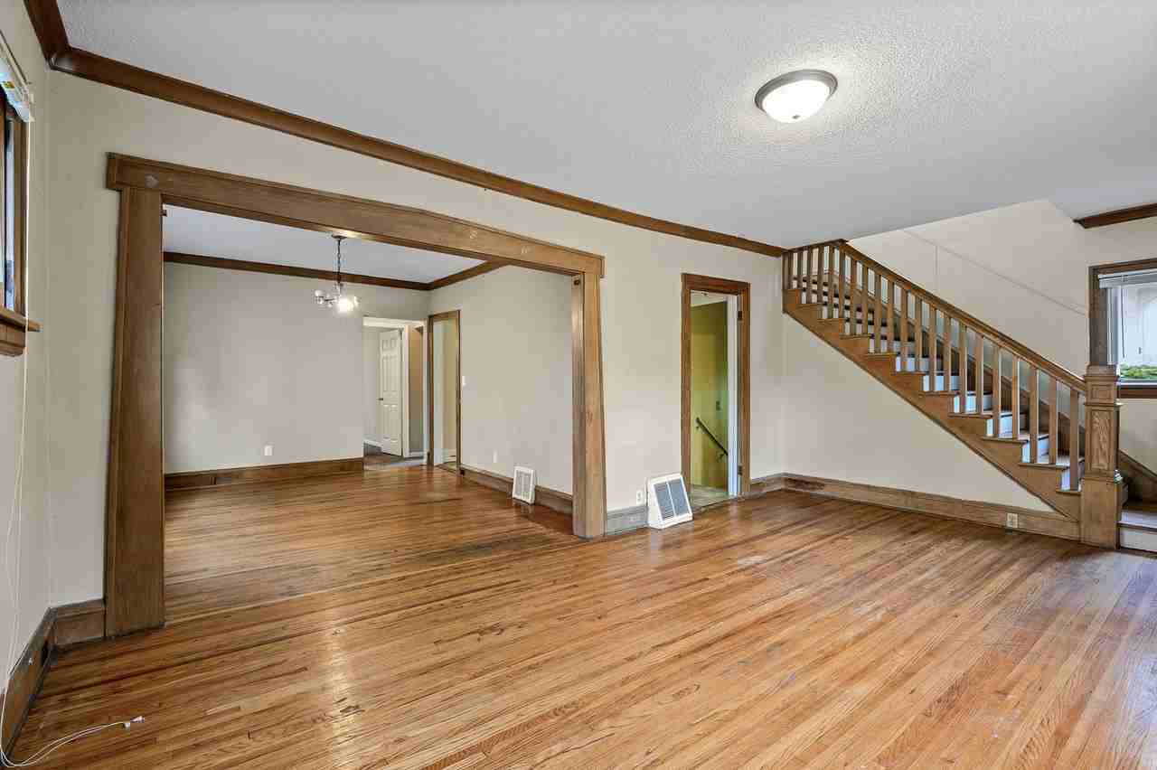 1027 17th Ave Se - Photo 2 of 19