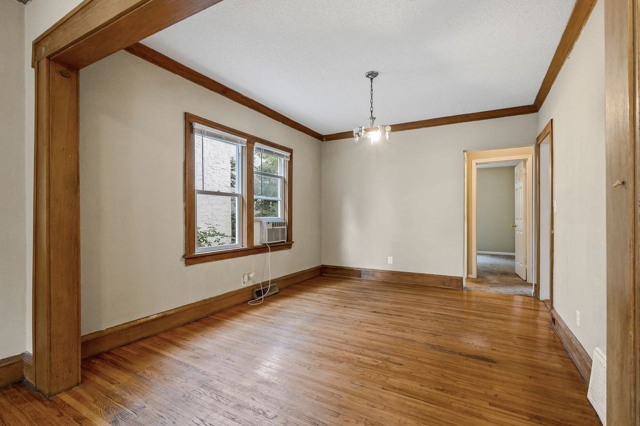 1027 17th Ave Se - Photo 5 of 19