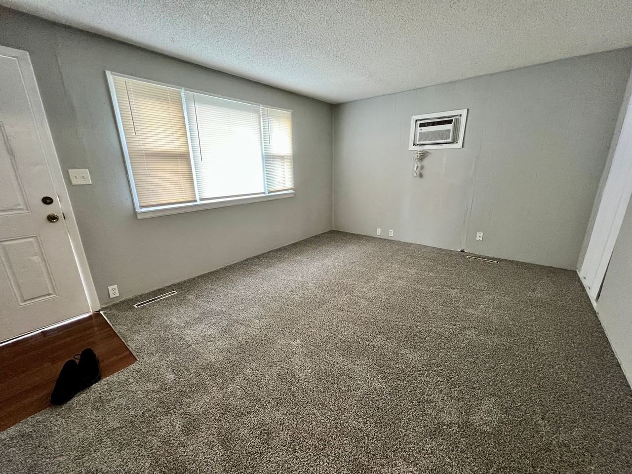 4433 N Tracy Ave - Photo 3 of 10