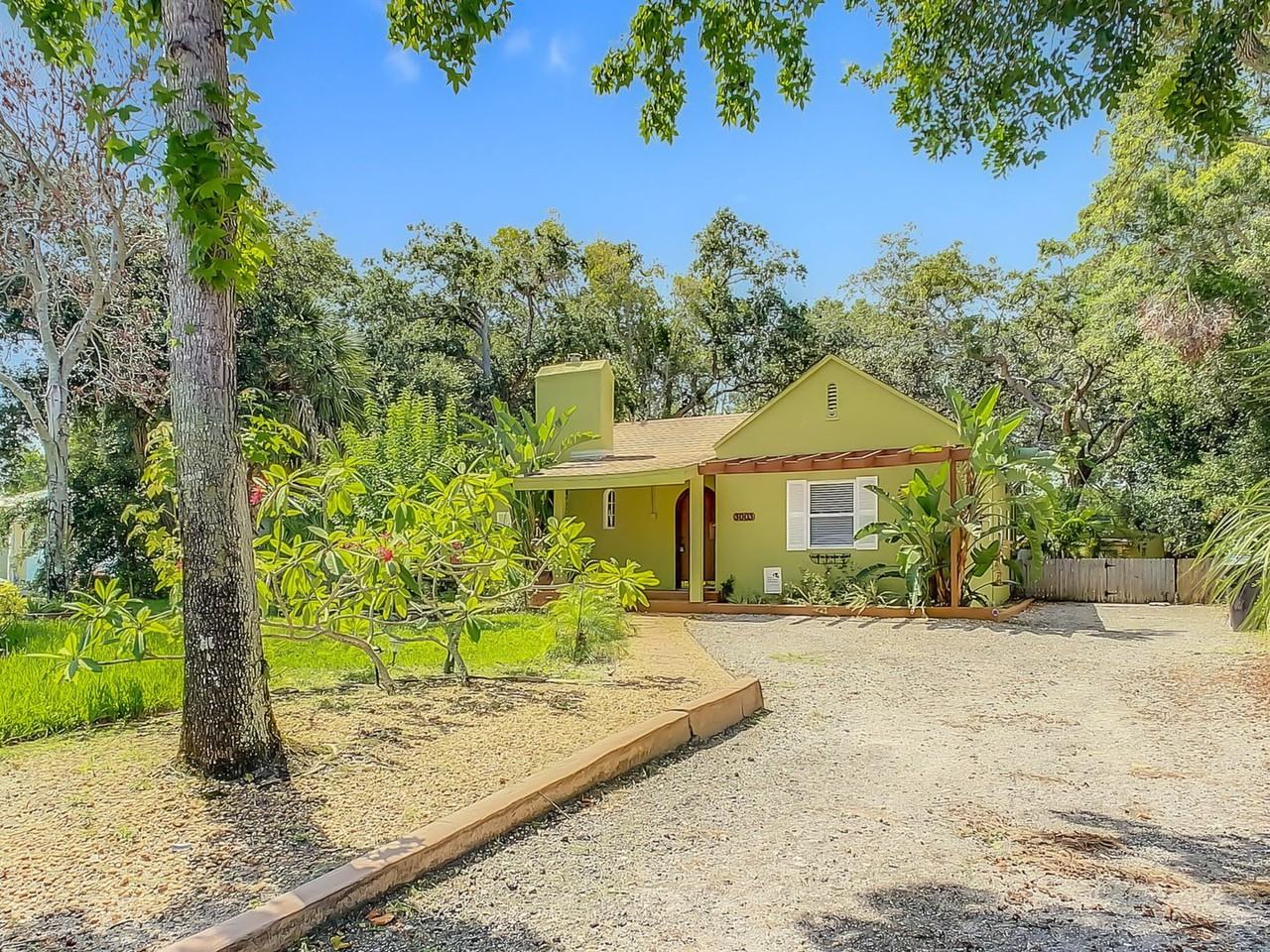 3003 Desoto Way S - Photo 4 of 50