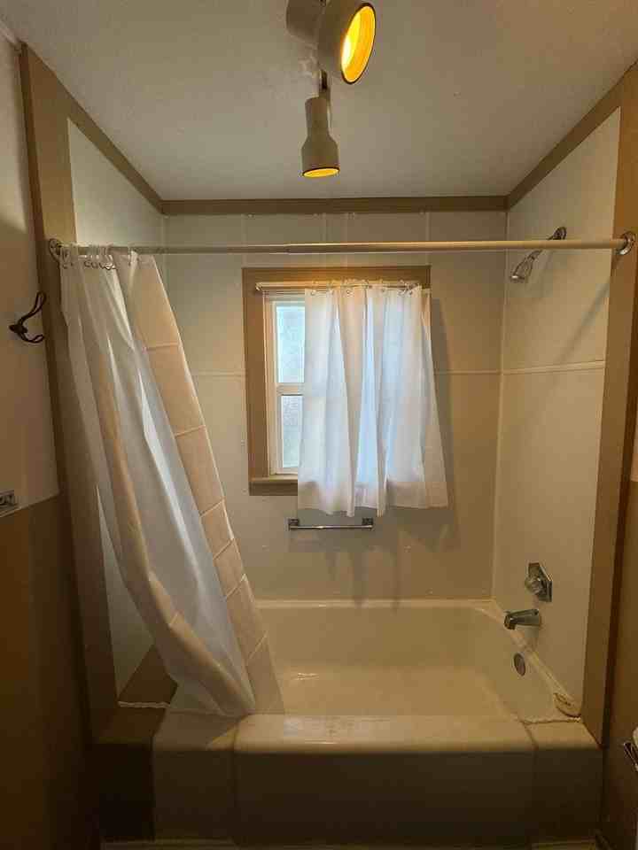 3731 Summers Ln - Photo 3 of 48