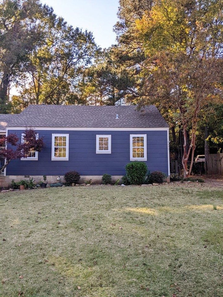 1177 Lakeview Dr - Photo 3 of 11
