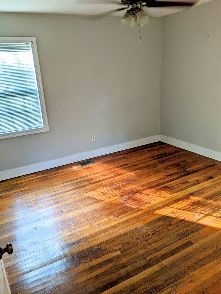 1177 Lakeview Dr - Photo 6 of 11