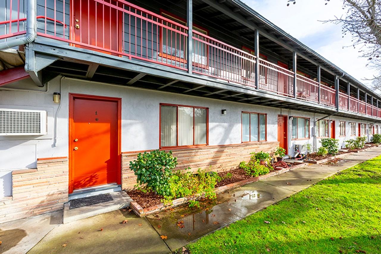 MORRIS APARTMENTS, LLC - Photo 6 of 25