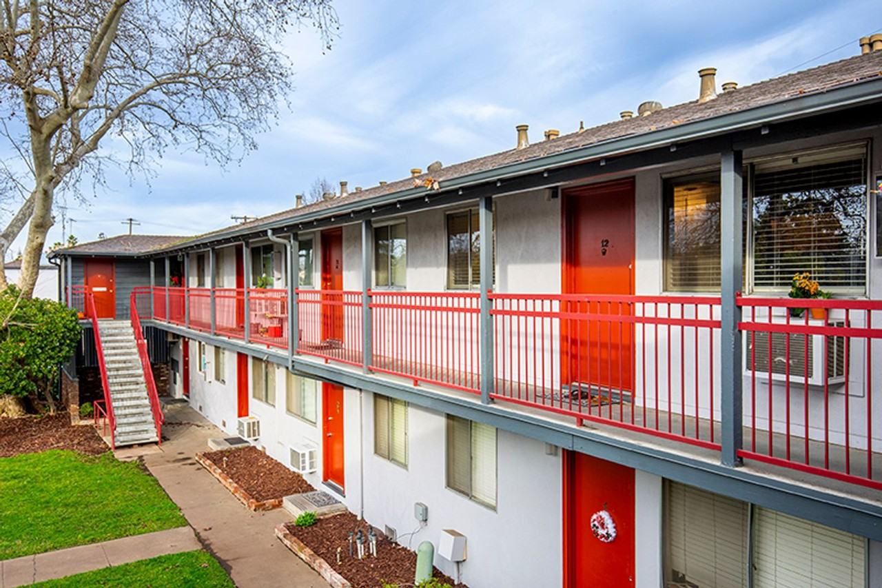 MORRIS APARTMENTS, LLC - Photo 7 of 24