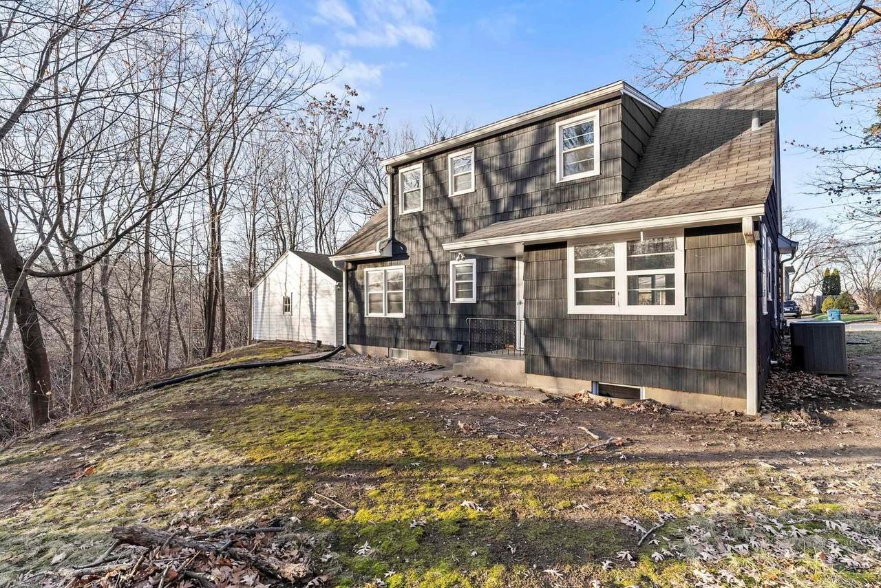 604 20th Avenue Ct - Photo 2 of 26