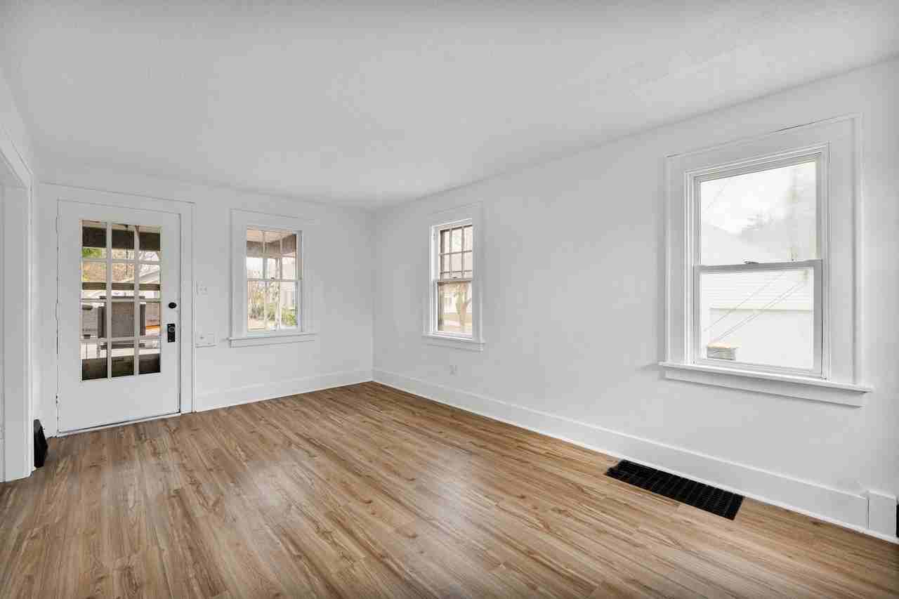 1817 Spring St - Photo 3 of 31