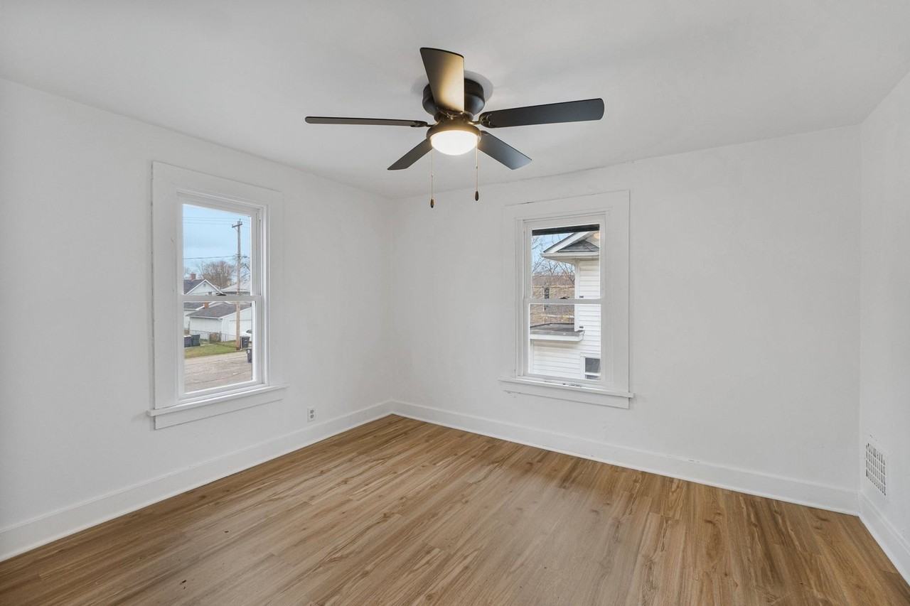 1821 Spring St - Photo 6 of 30