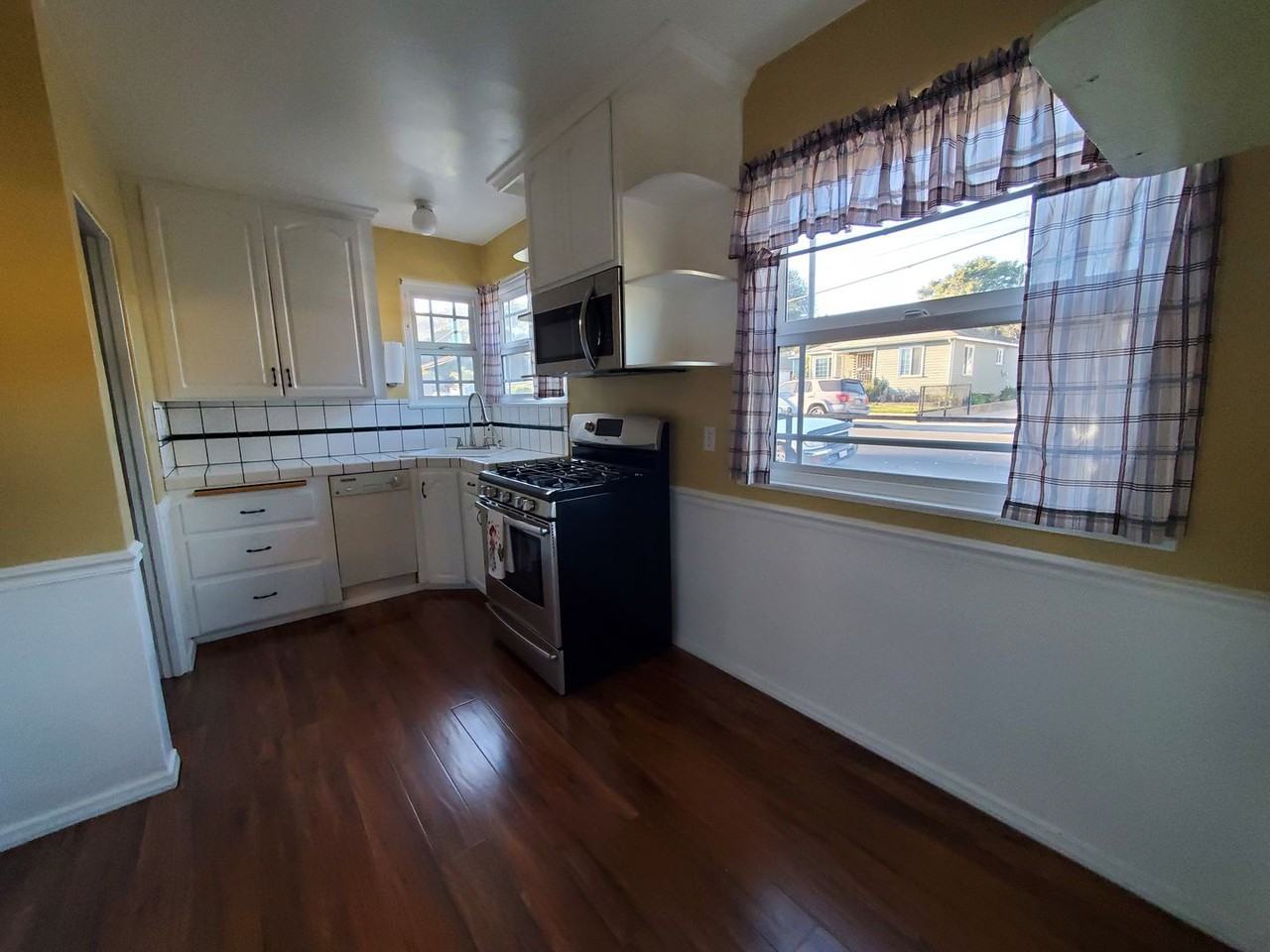 1170 Richmond Rd - Photo 2 of 18