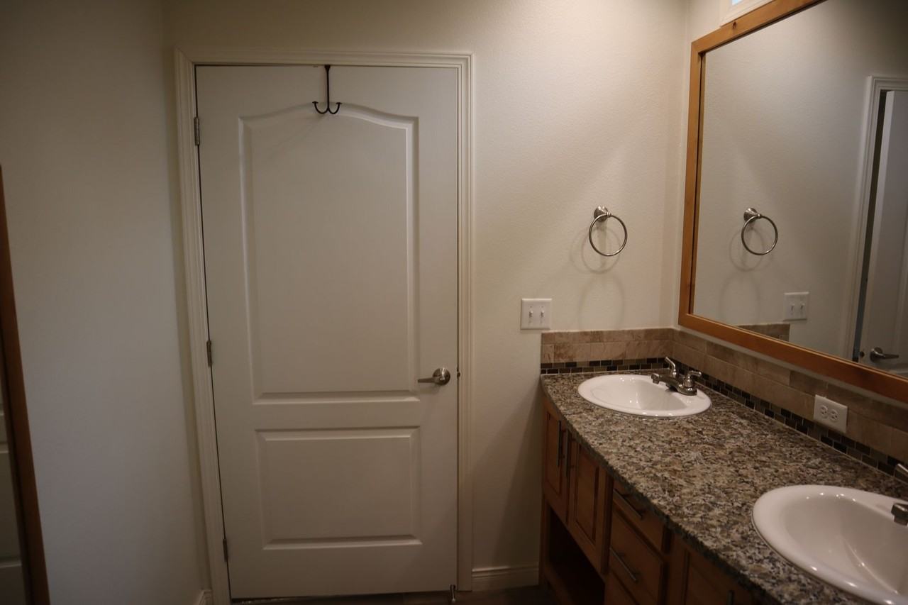 163 Outer Dr - Photo 2 of 13