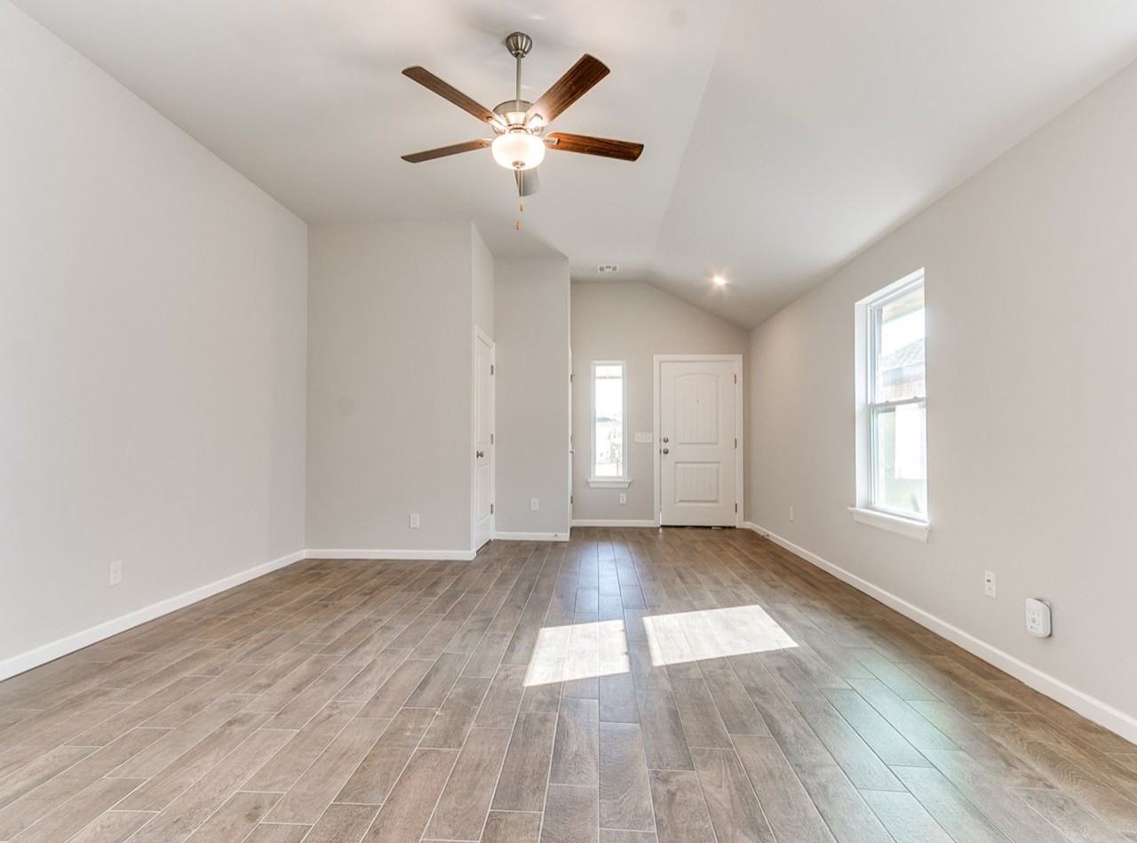 9207 Sw 47th St - Photo 3 of 11