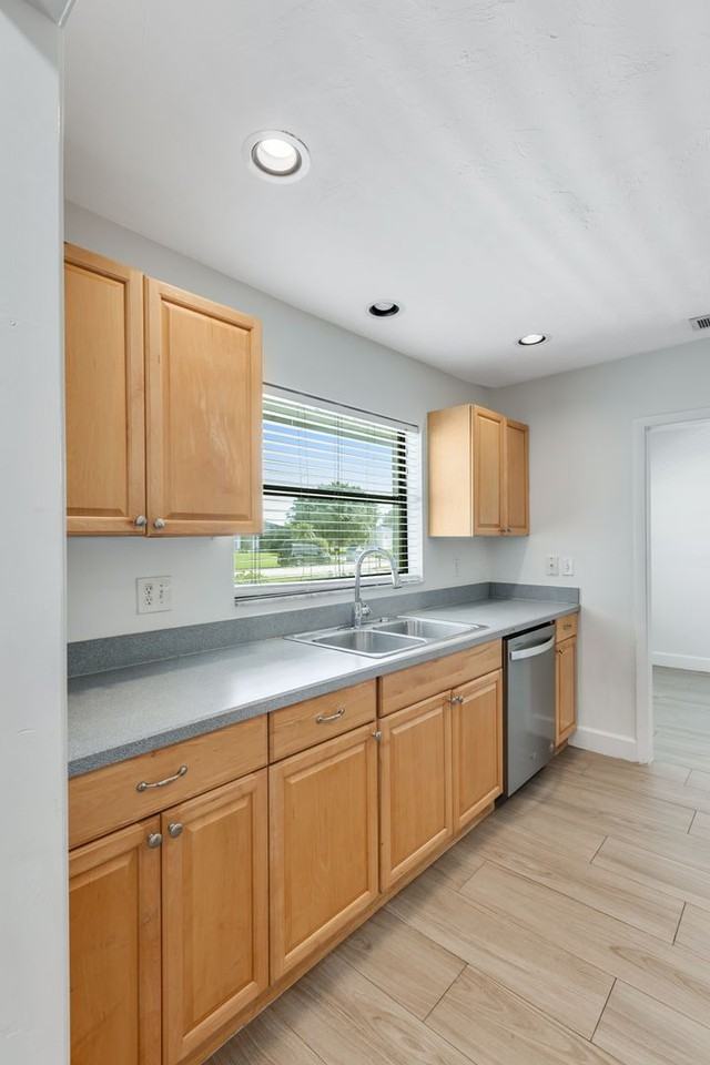 42 Willoughby Dr - Photo 5 of 43