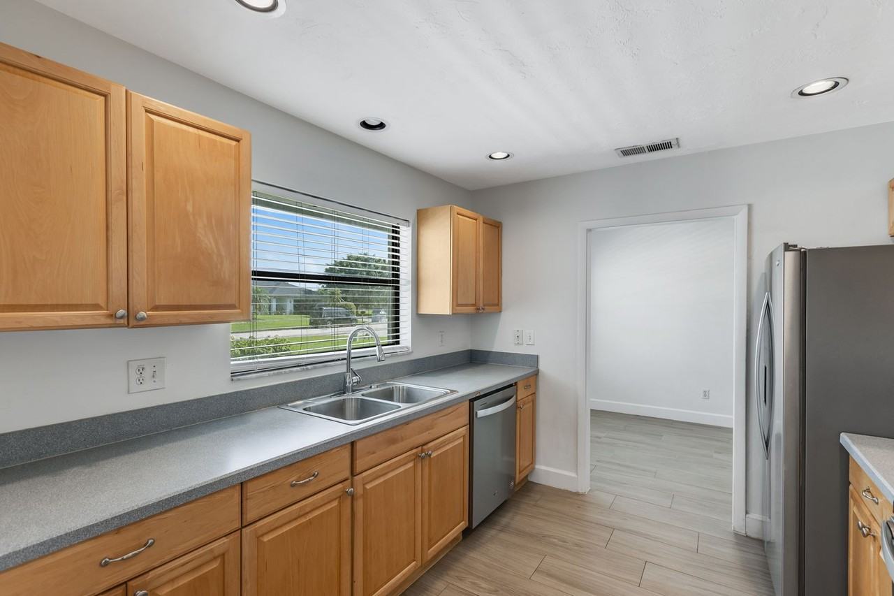 42 Willoughby Dr - Photo 6 of 43