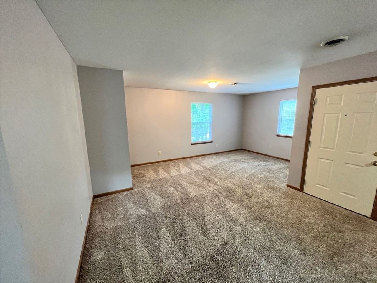 915 Colorado Street - Photo 2 of 10