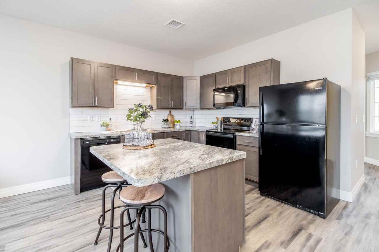5129 N Villa Pl - Photo 3 of 10