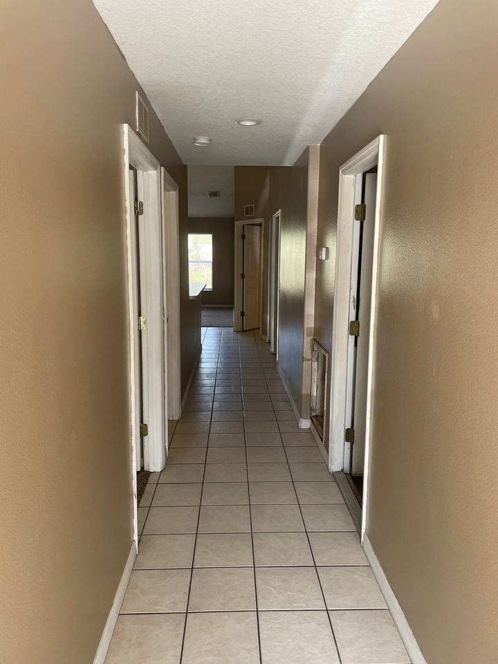 37207 Grassy Hill Ln - Photo 4 of 14