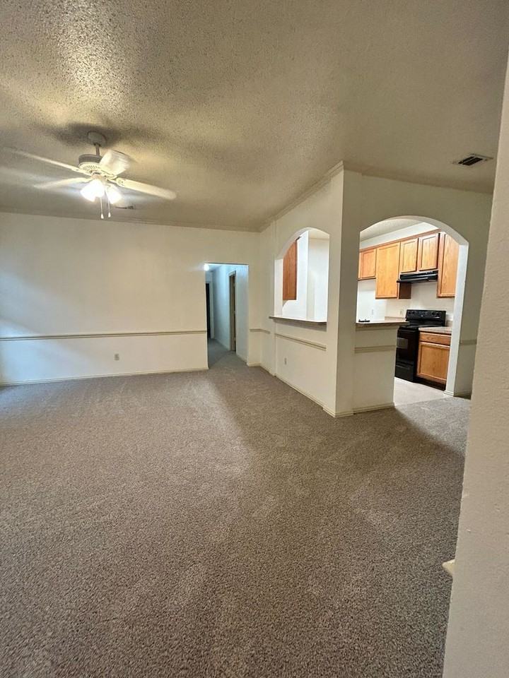 713 Kingston Dr #1 - Photo 7 of 12