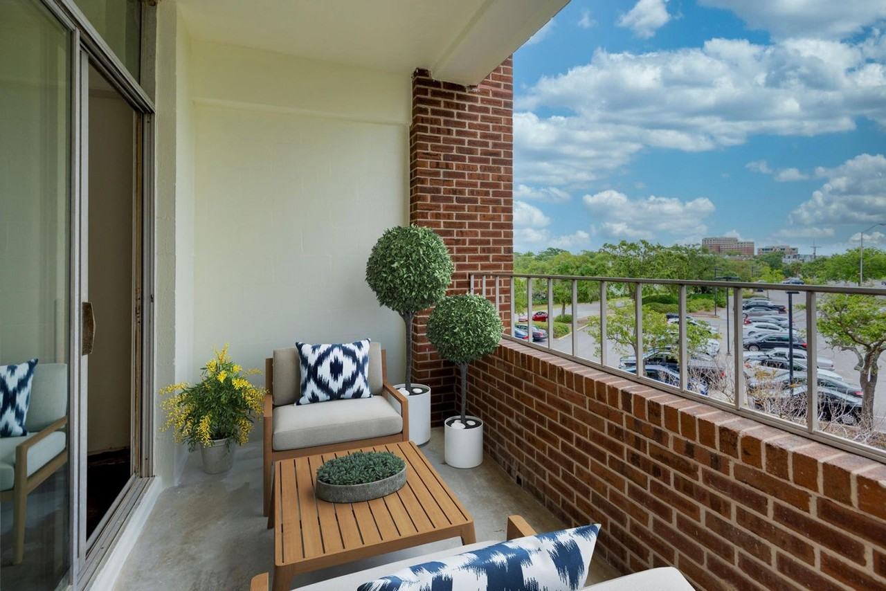 14 Lockwood Dr Apt 1d - Photo 2 of 11