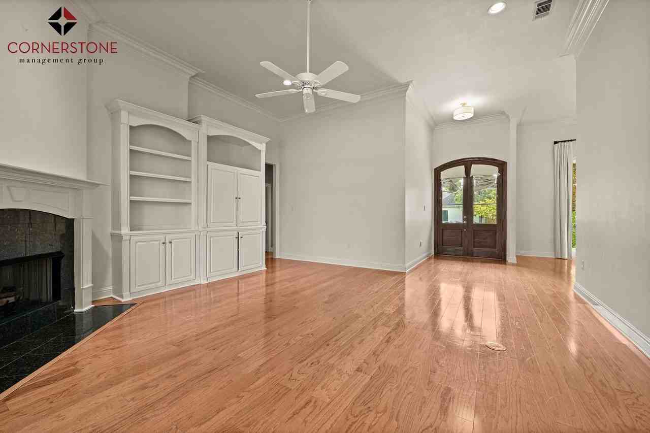 8564 Grand View Dr - Photo 4 of 18