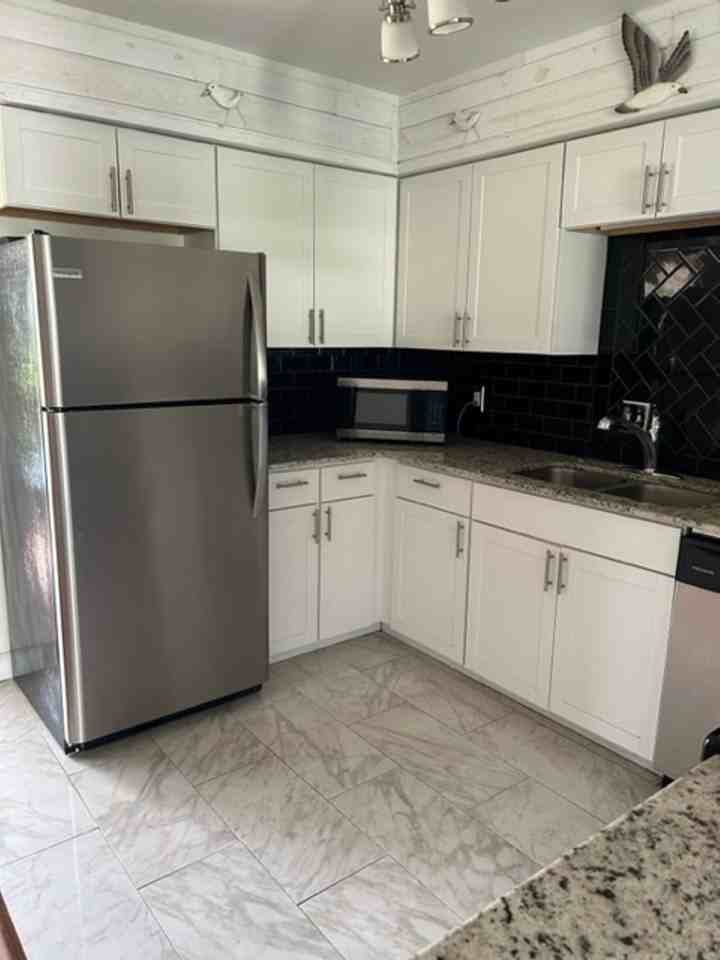 656 Palm View Dr #4 - Photo 2 of 15