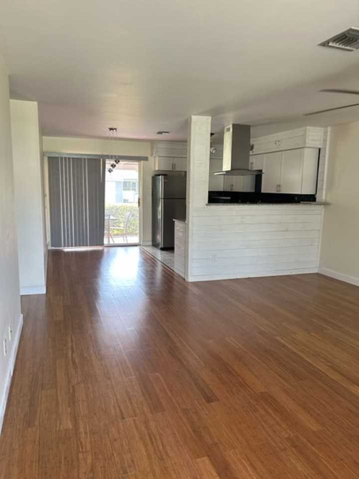 656 Palm View Dr #4 - Photo 7 of 15