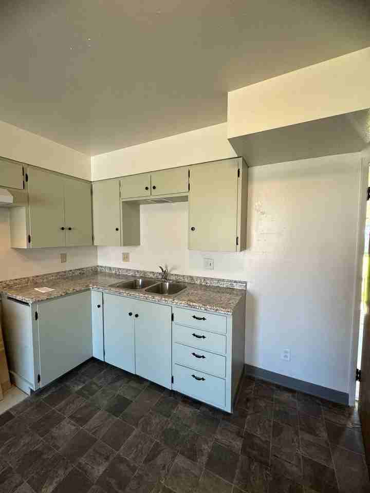 705 East Ave - Photo 3 of 14