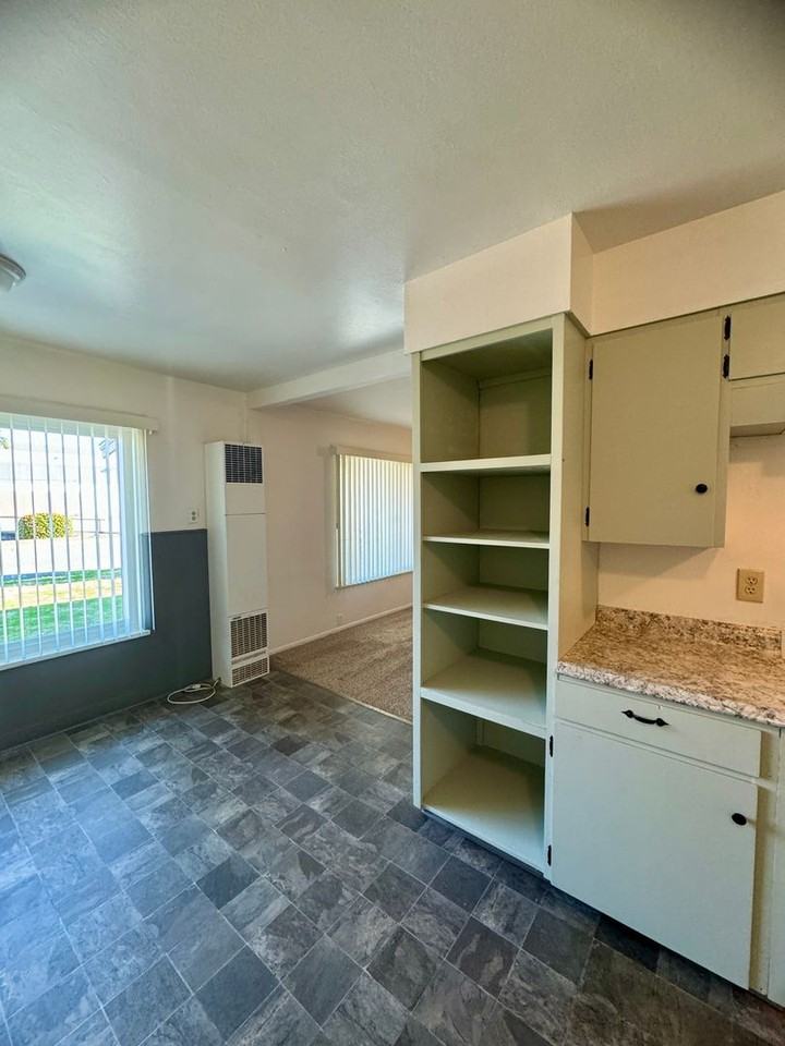 705 East Ave - Photo 4 of 14
