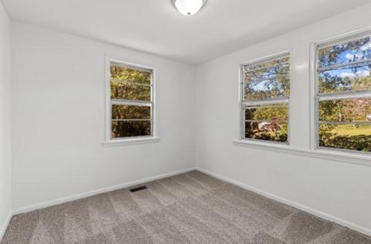 635 Oak Cir - Photo 2 of 19