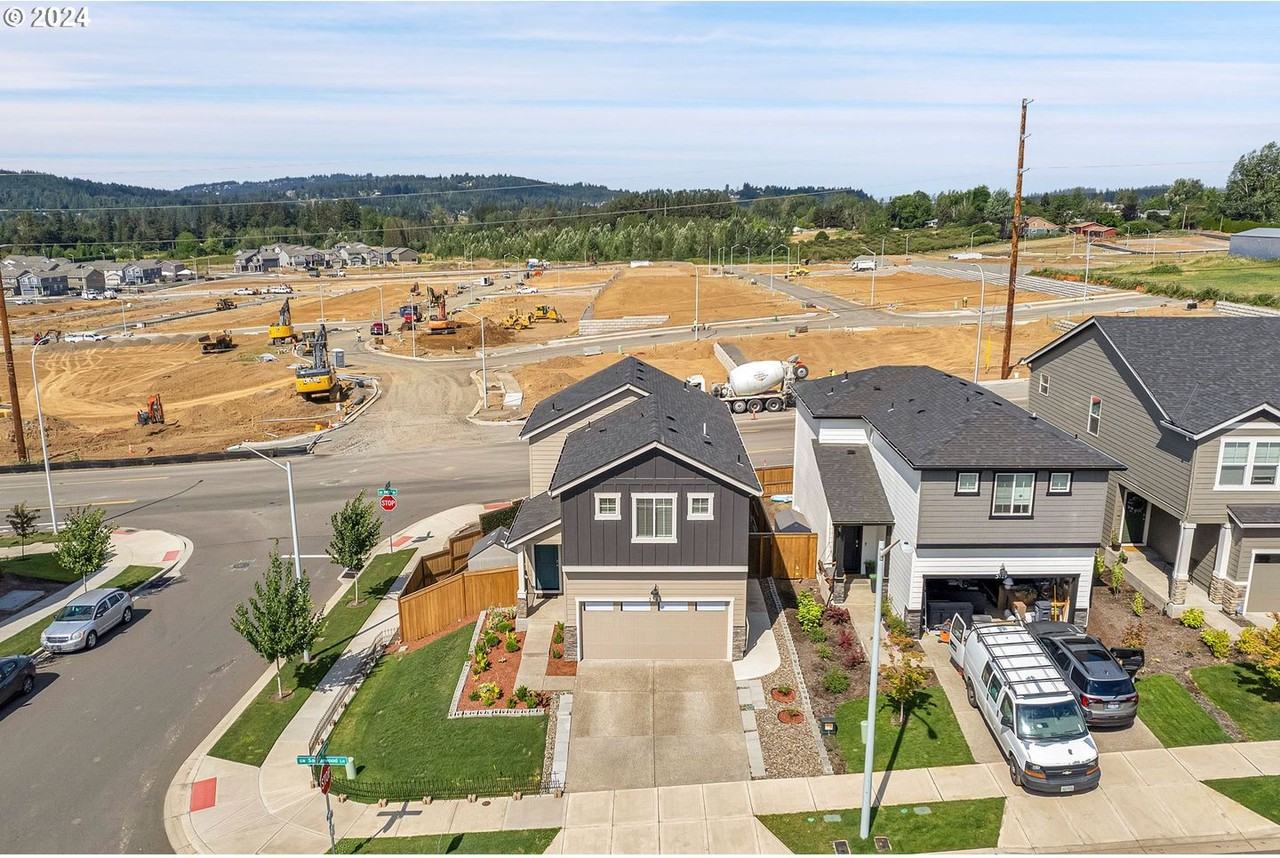 3781 Sw Sandlewood Ln - Photo 3 of 40