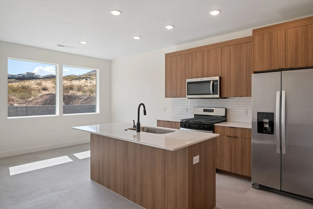 1955 W 250 S - Photo 3 of 20