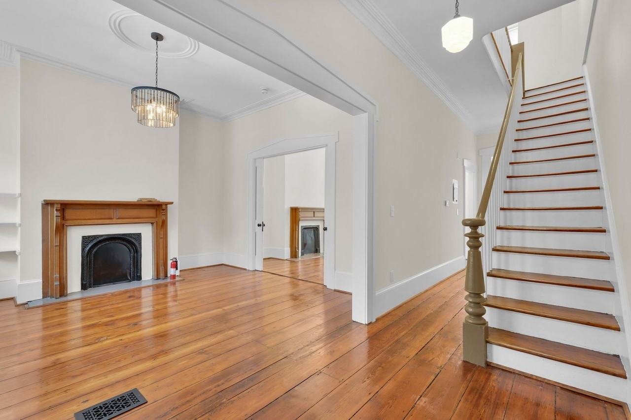 130 W Jones St - Photo 6 of 47