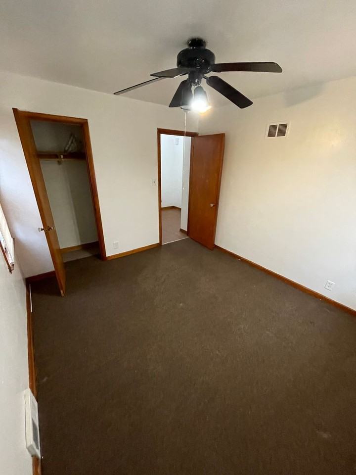 3601 N 53rd St - Photo 2 of 7