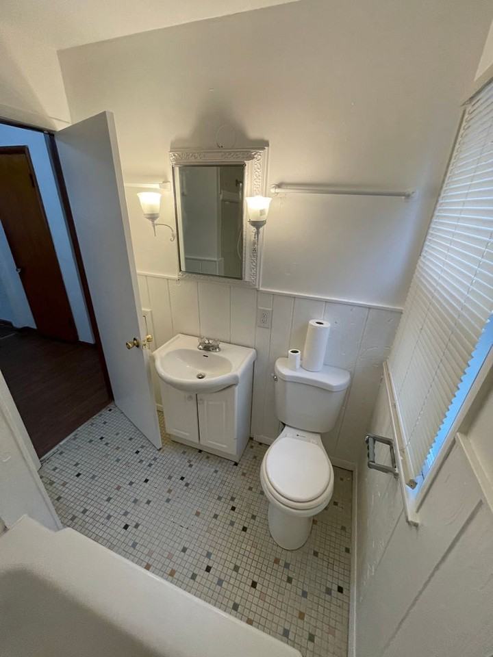 3601 N 53rd St - Photo 5 of 7