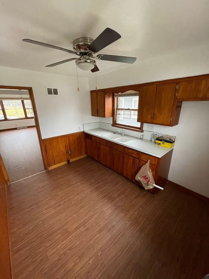 3601 N 53rd St - Photo 6 of 7