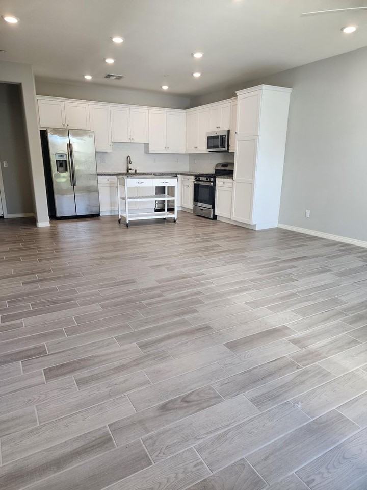 20069 Red Rock Ave - Photo 3 of 16