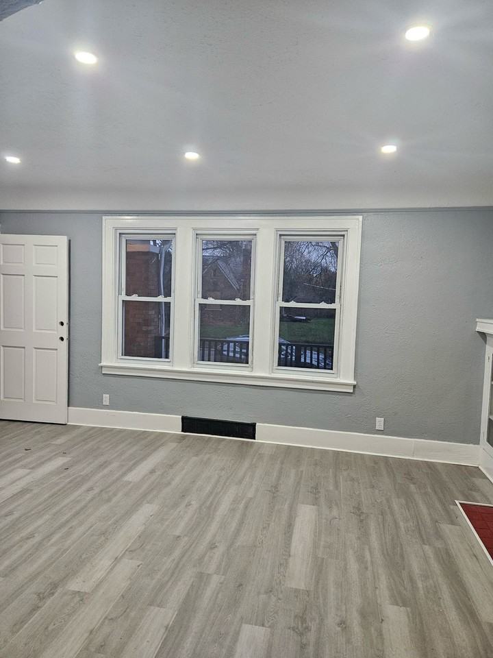 5221 Lakeview - Photo 5 of 18