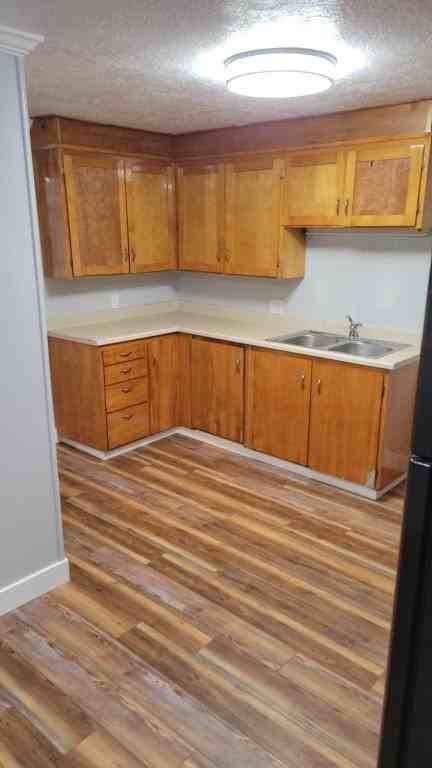 216 E 100 S - Photo 4 of 14
