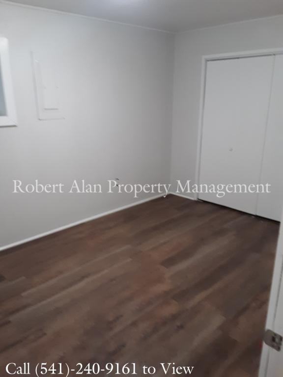 824 Sw 7th St - Photo 3 of 10