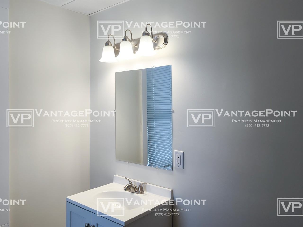 121 S Cecil St - Photo 2 of 11