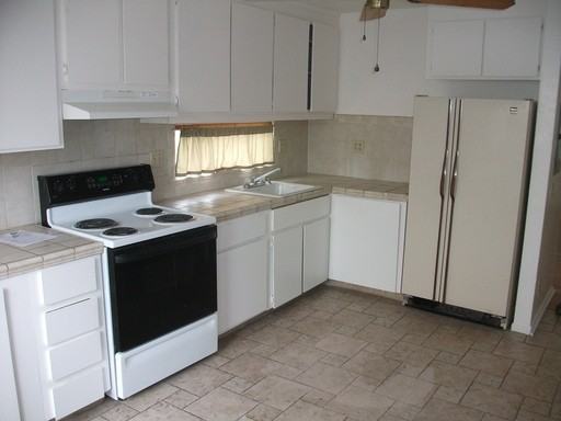 2141 Luz Ave - Photo 2 of 9