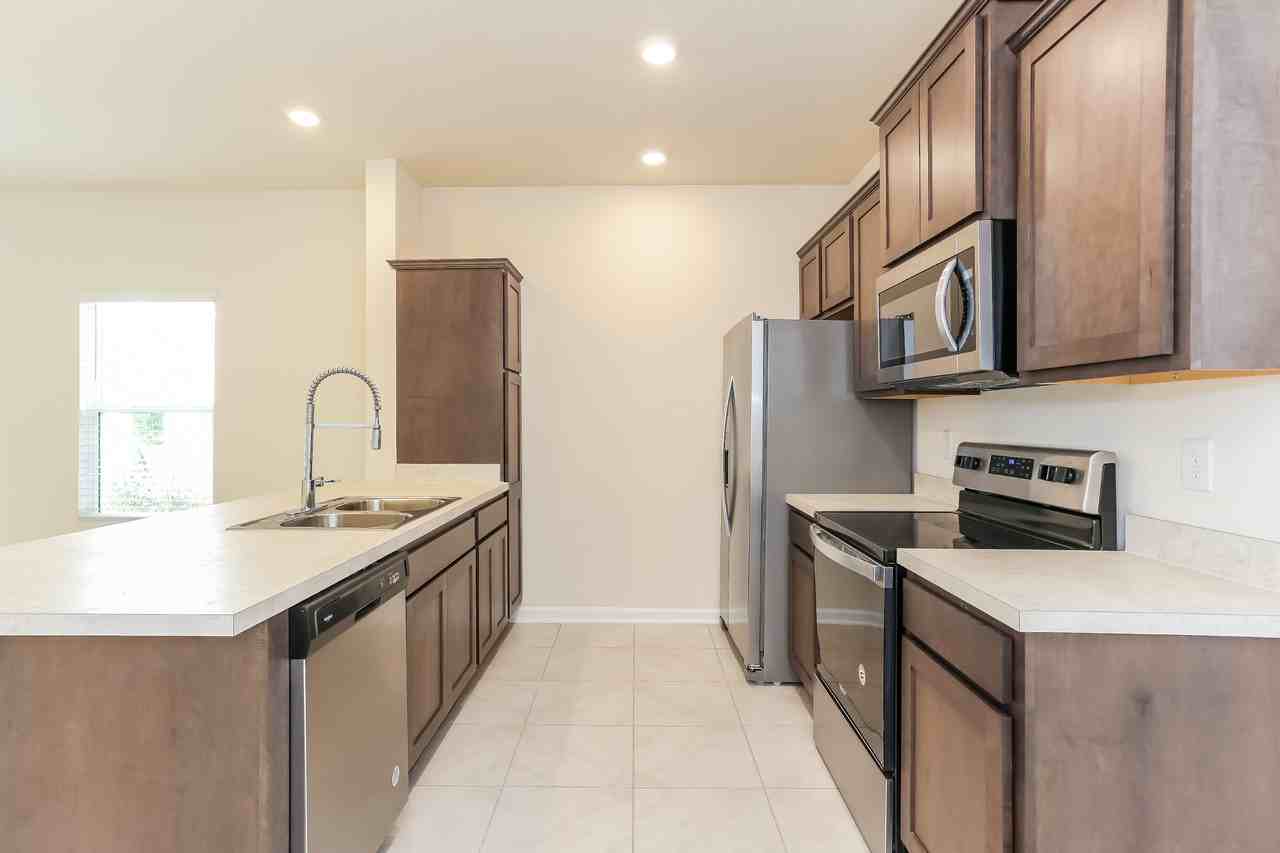 86800 Mainline Rd - Photo 6 of 23