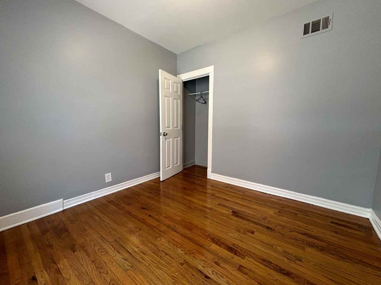 439 E 111th Pl #1E - Photo 2 of 10