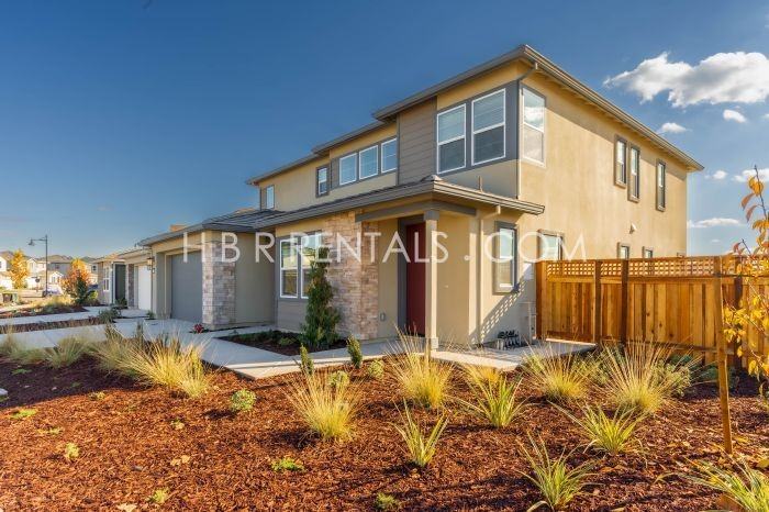 2752 Tribune St - Photo 4 of 48