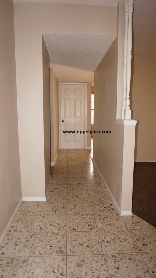 10544 Breezeway Avenue - Photo 2 of 30