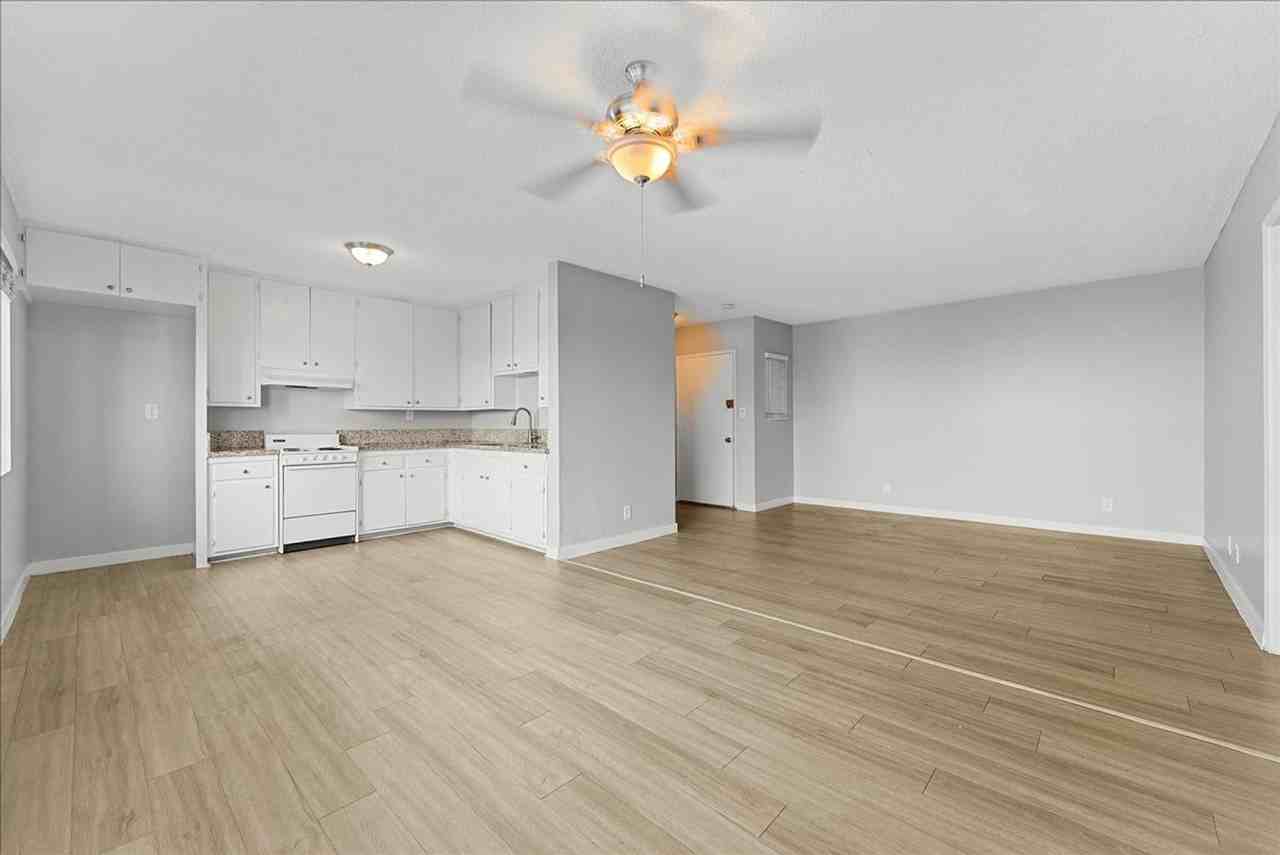 1626 Pine Ave #G - Photo 2 of 13