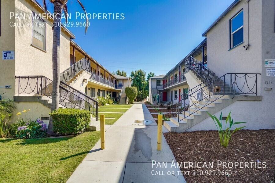 2466 Cedar Ave - Photo 3 of 33