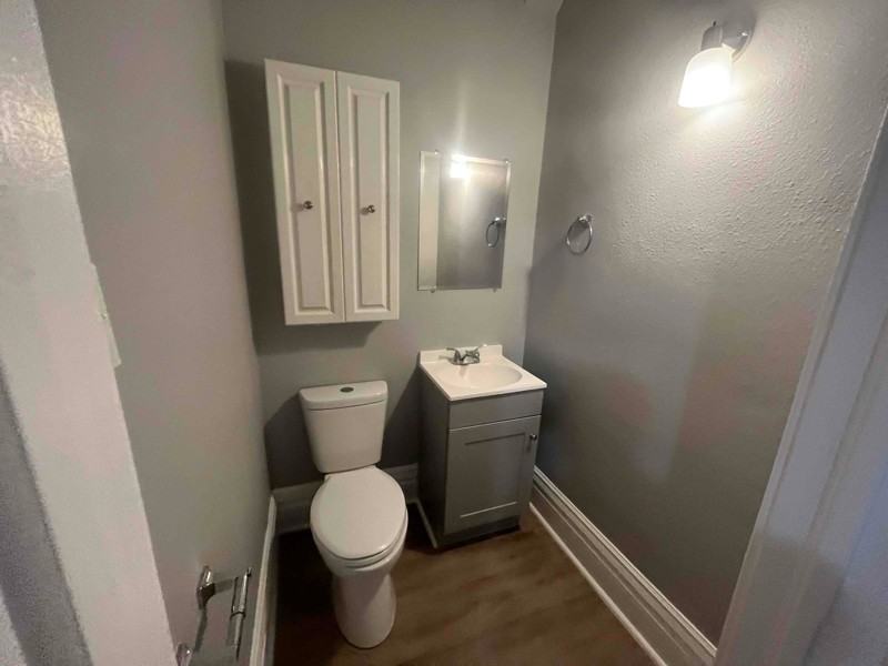 1607 19th St - Photo 3 of 7