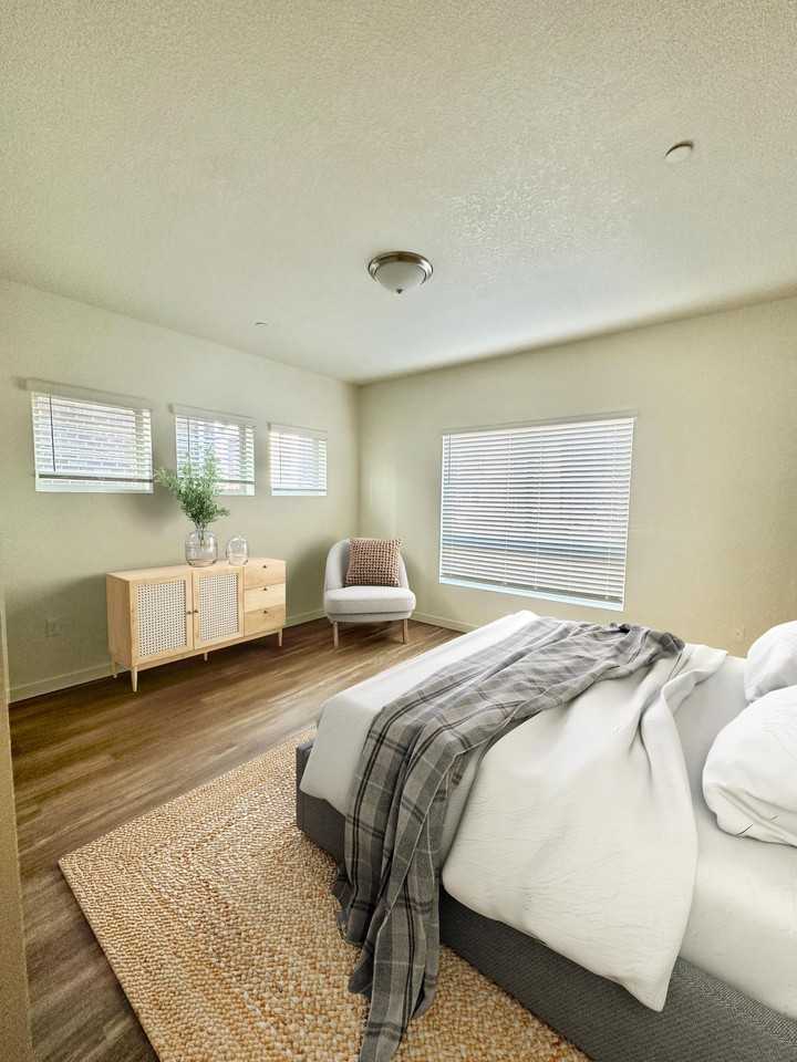 Halsey Crossing Apartments - Photo 6 of 25